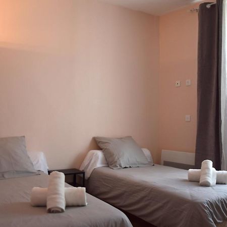 Hotel Le Lys Lacrouzette Esterno foto